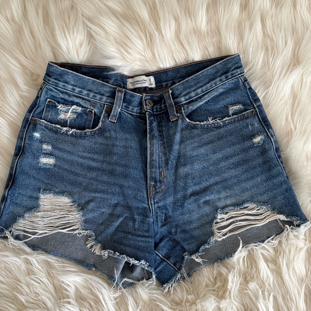 Abercrombie & Fitch Mid Rise boyfriend shorts Shorts